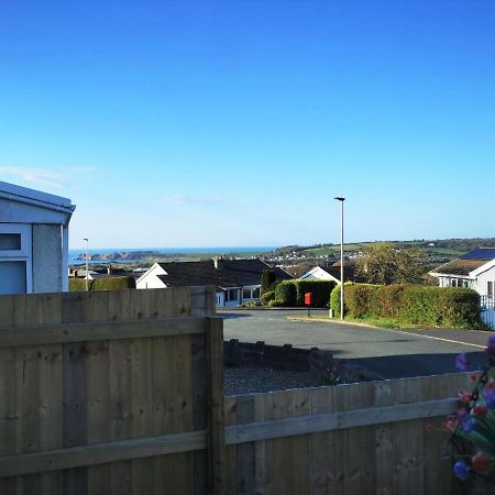 3-Bed 5-6 Berth Modernised Bungalow! Tenby Zewnętrze zdjęcie