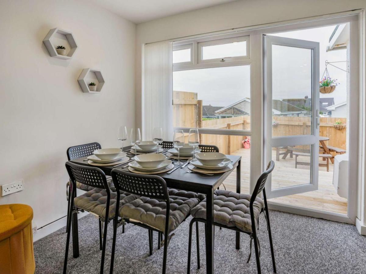 3-Bed 5-6 Berth Modernised Bungalow! Tenby Zewnętrze zdjęcie