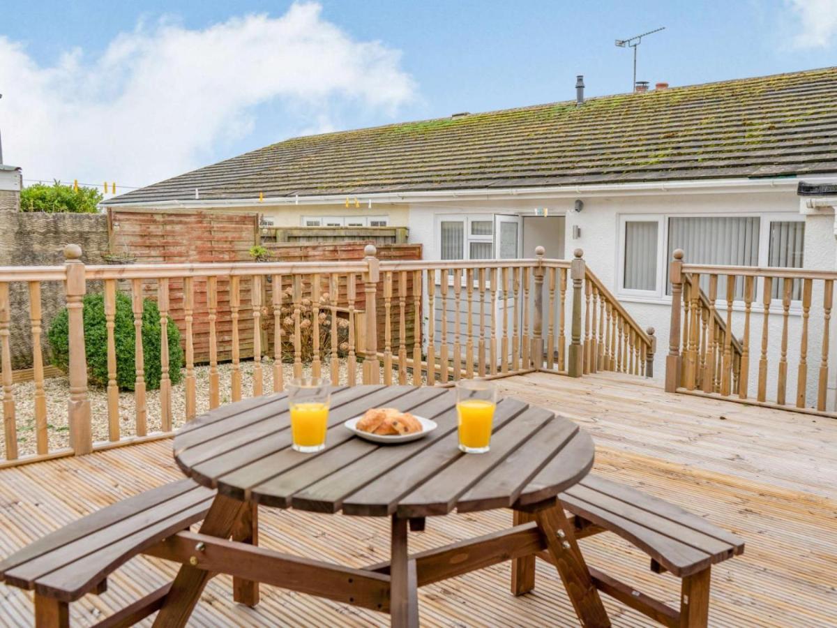 3-Bed 5-6 Berth Modernised Bungalow! Tenby Zewnętrze zdjęcie