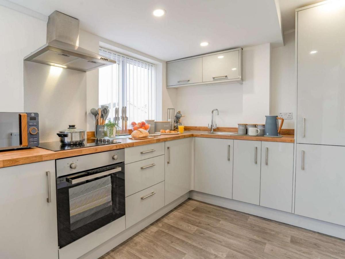 3-Bed 5-6 Berth Modernised Bungalow! Tenby Zewnętrze zdjęcie