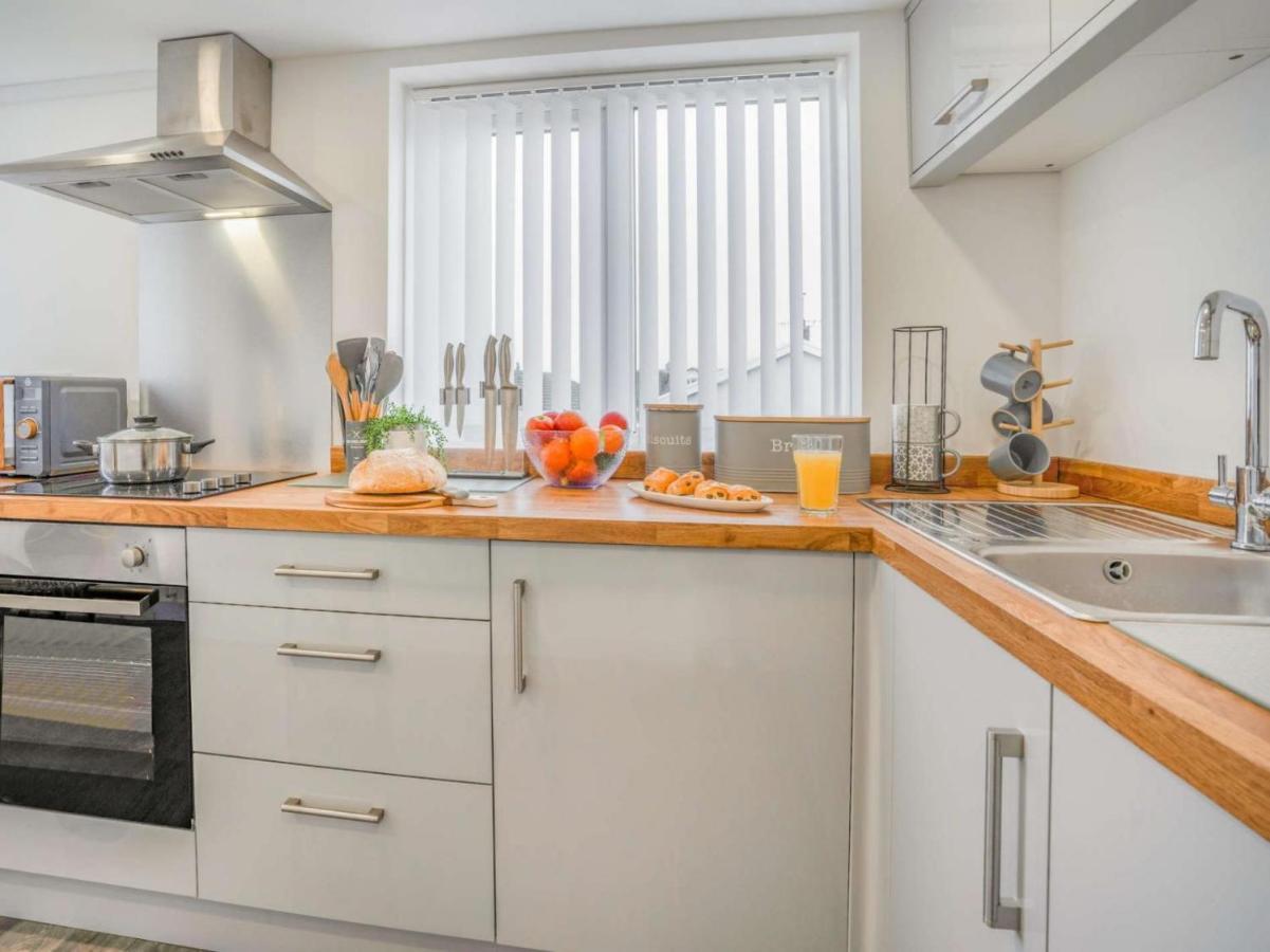 3-Bed 5-6 Berth Modernised Bungalow! Tenby Zewnętrze zdjęcie