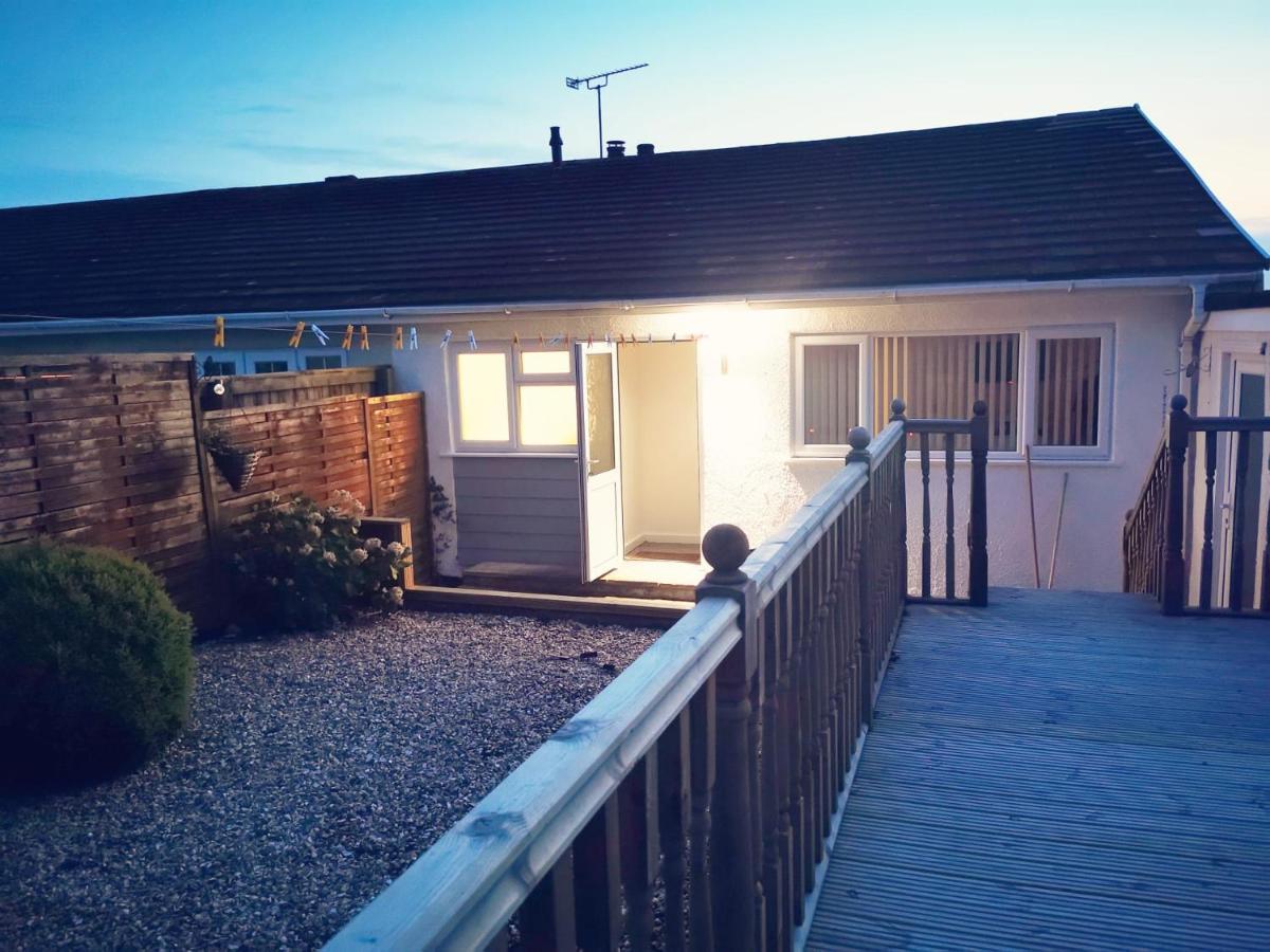 3-Bed 5-6 Berth Modernised Bungalow! Tenby Zewnętrze zdjęcie